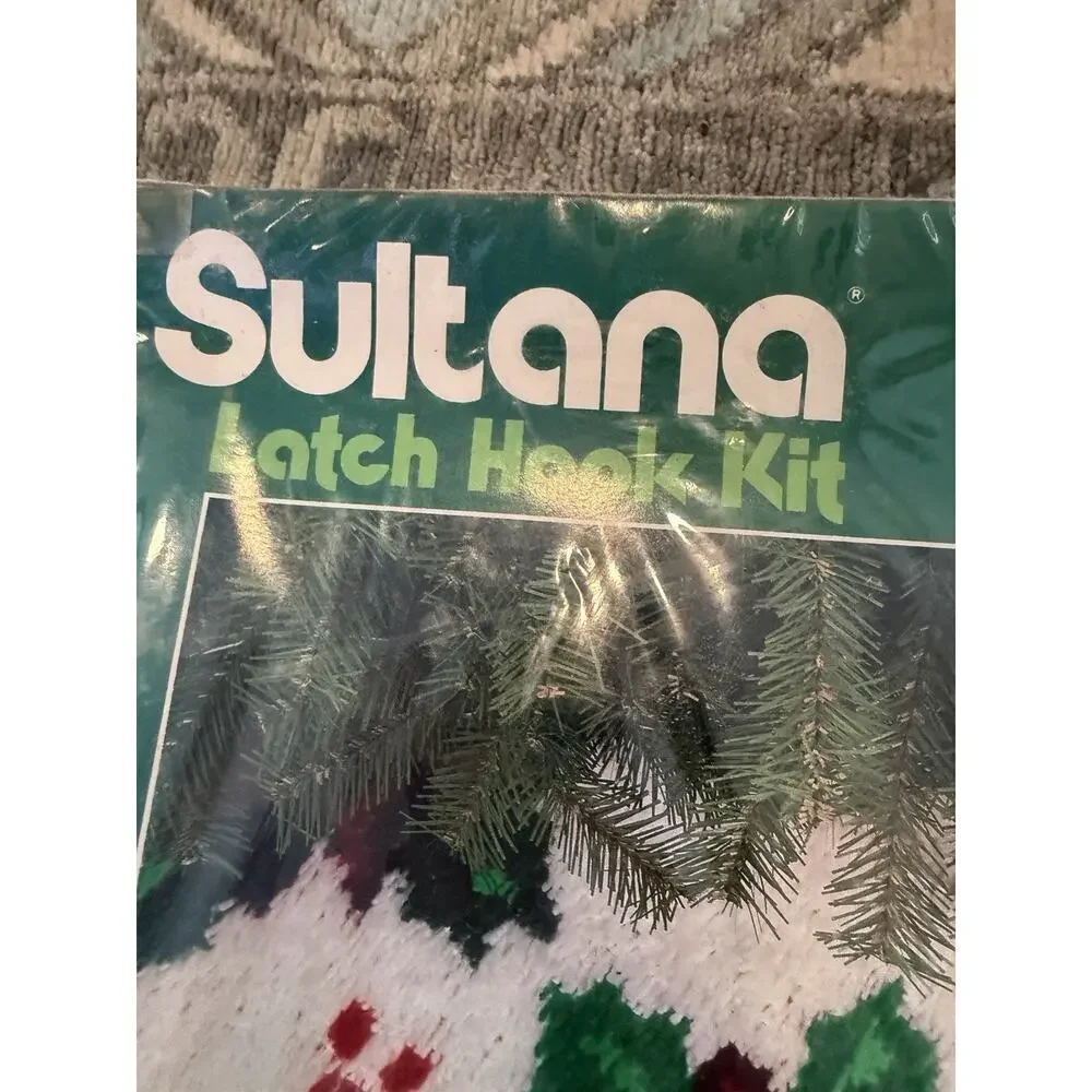 Sultana Poinsettia Tree Skirt Latch Hook KIT Christmas 34
